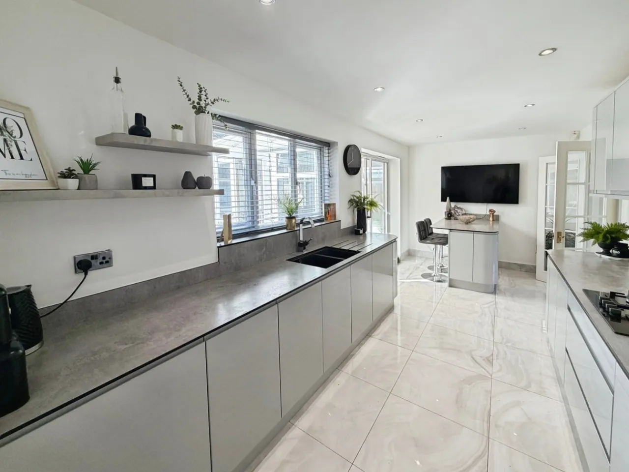 Foxdene, Little Sutton, CH66, photo 15