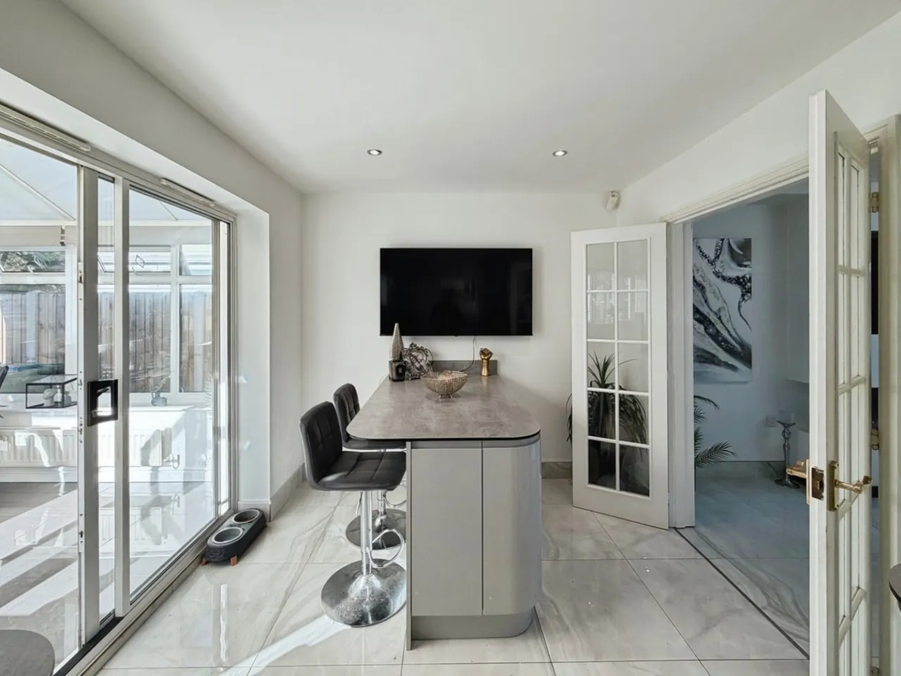 Foxdene, Little Sutton, CH66, photo 17