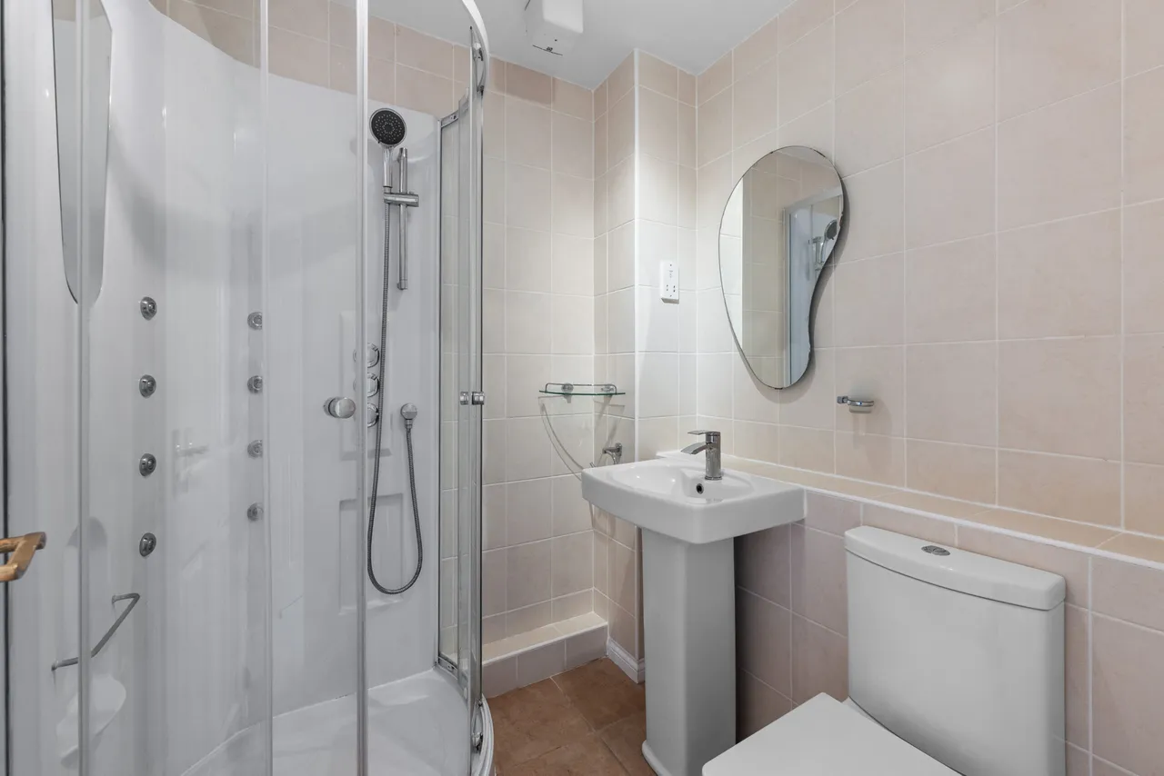 2/1, 14 Old Castle Gardens, Cathcart, G44 4SR, photo 8