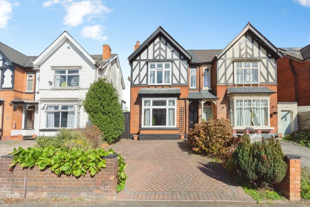 4 bed house for sale, Warwick Road, Acocks Green, B27