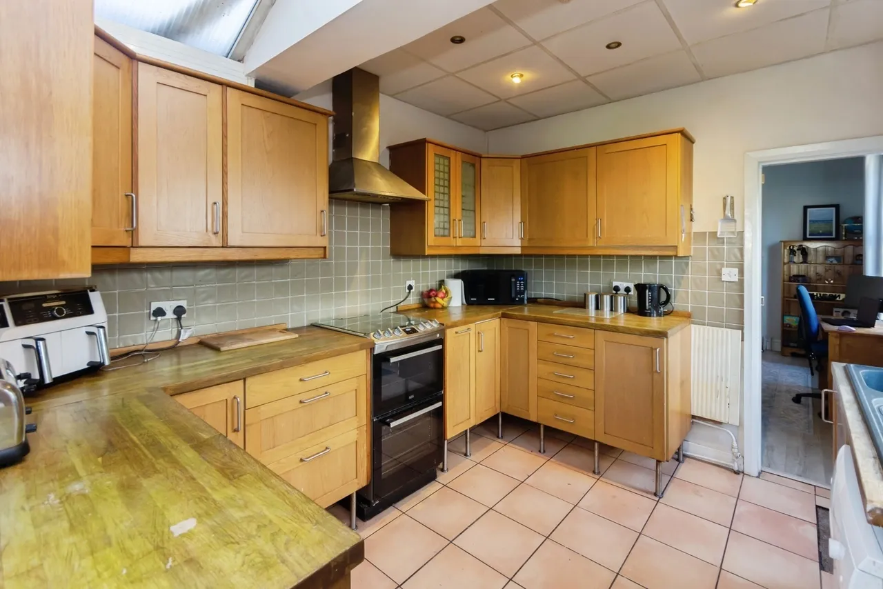 Warwick Road, Acocks Green, B27, photo 6