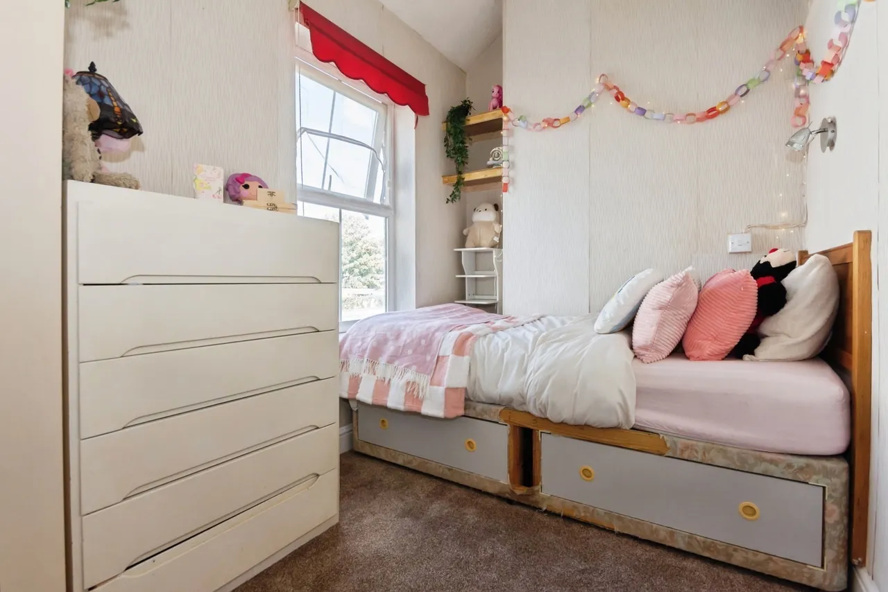 Warwick Road, Acocks Green, B27, photo 18