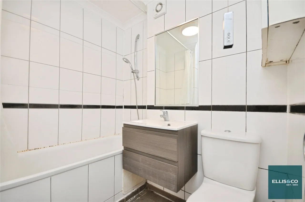 Greenway Close, Friern Barnet, N11, photo 5