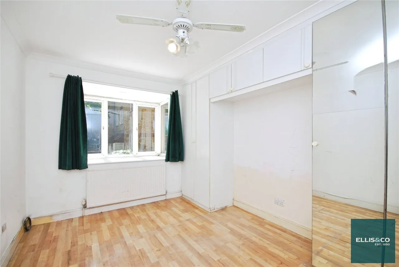 Greenway Close, Friern Barnet, N11, photo 3