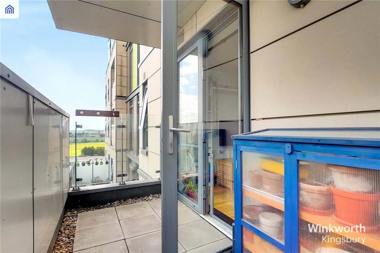 High Road, Wembley, HA9, photo 11