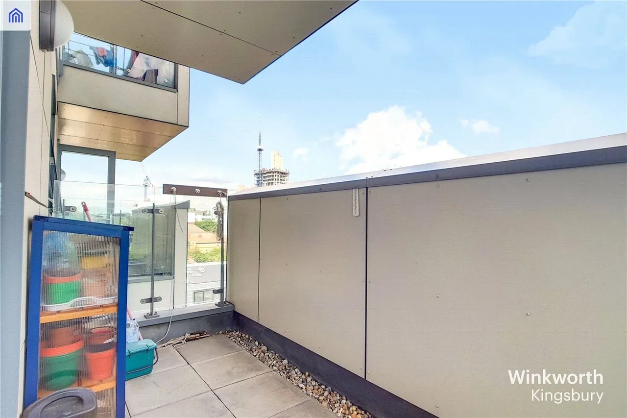 High Road, Wembley, HA9, photo 12