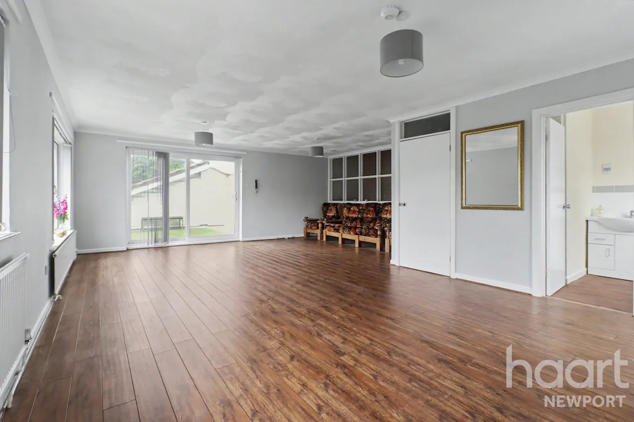 Stow Park Crescent, Newport, NP20, photo 9