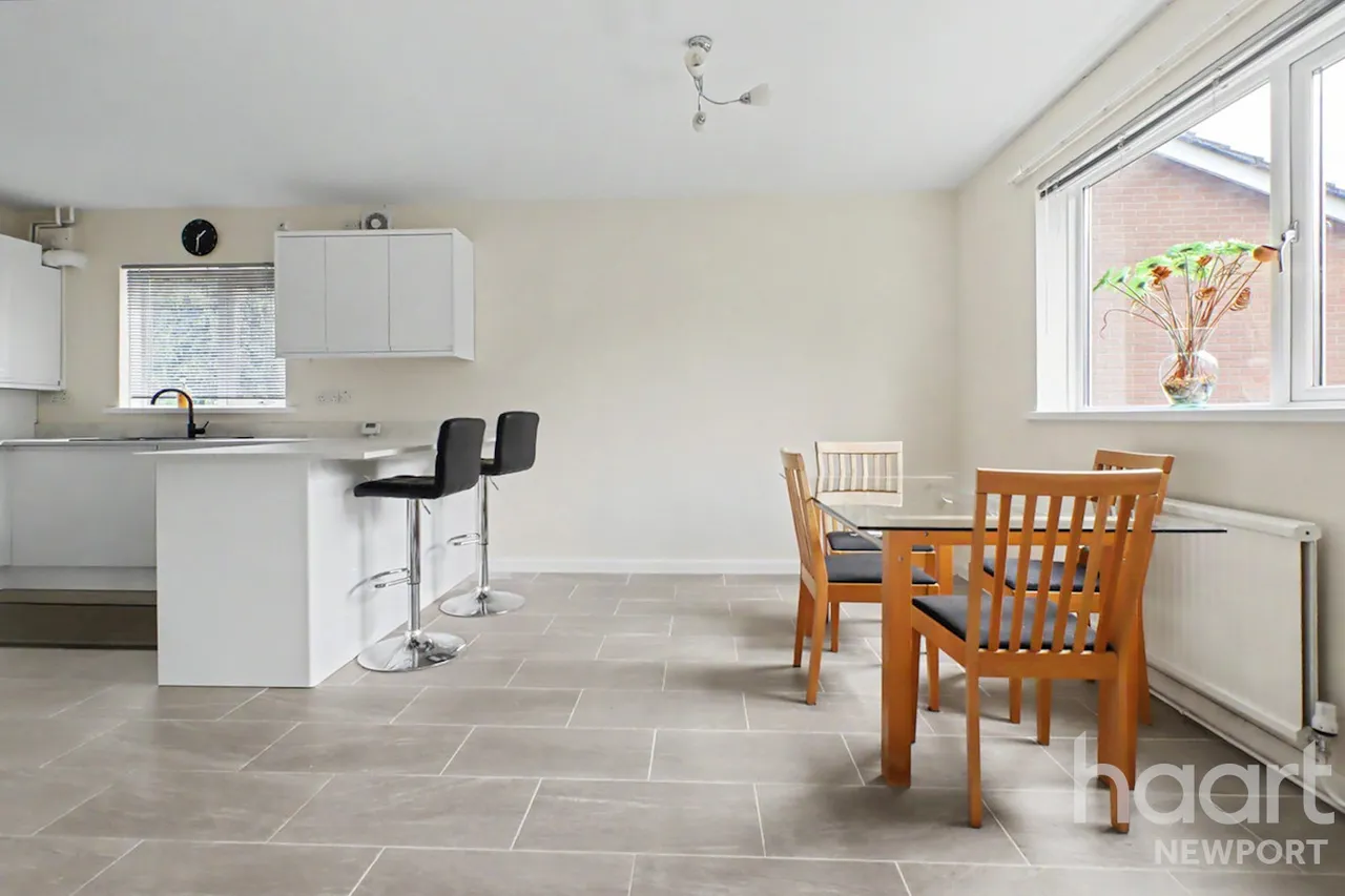 Stow Park Crescent, Newport, NP20, photo 6