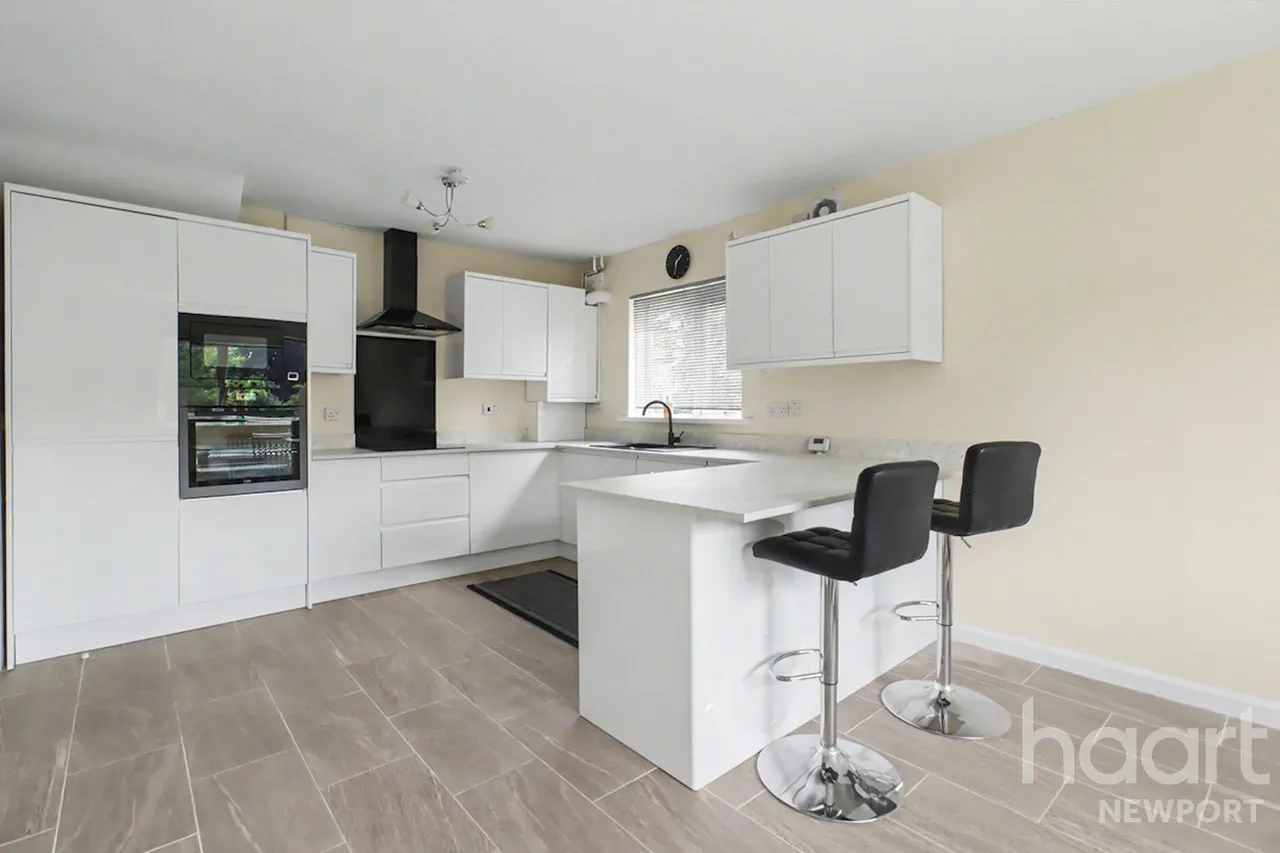 Stow Park Crescent, Newport, NP20, photo 3