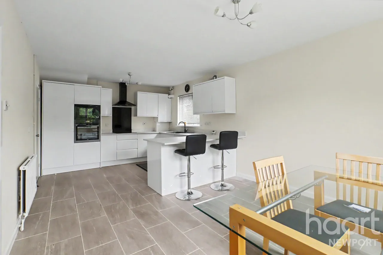 Stow Park Crescent, Newport, NP20, photo 7