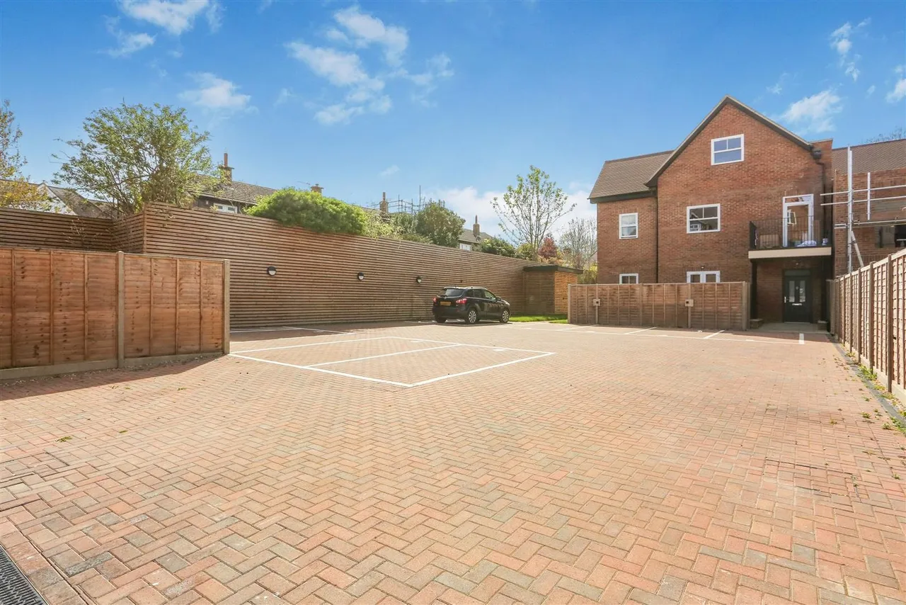 Malden Road, Cheam, Sutton, SM3 8QW, photo 15