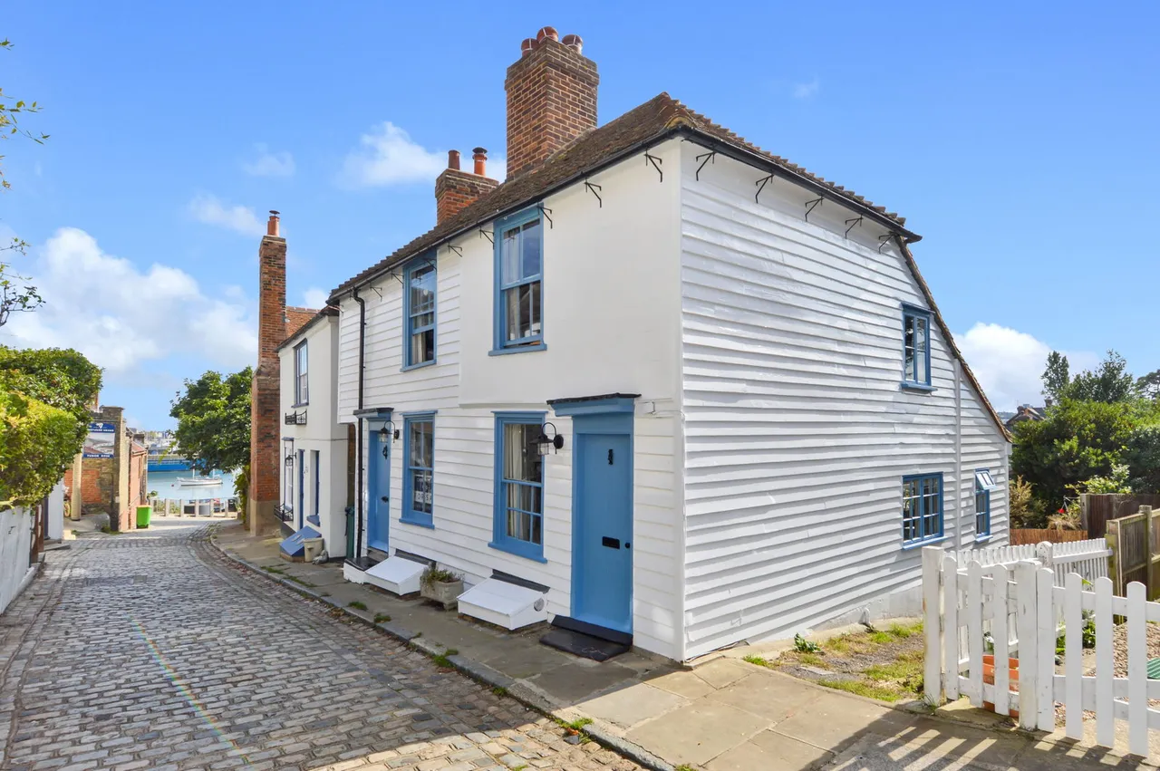 4 bed house for sale — High Street, Upnor, Rochester, ME2