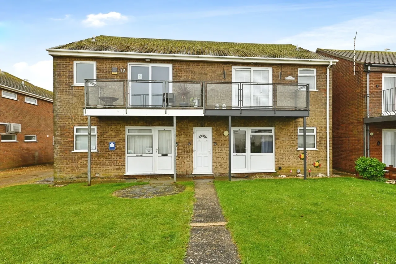 2 bed flat for sale — South Beach Road, Hunstanton, Norfolk, PE36