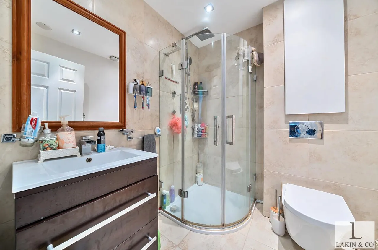 The Greenway, Ickenham, UB10 8LS, photo 13