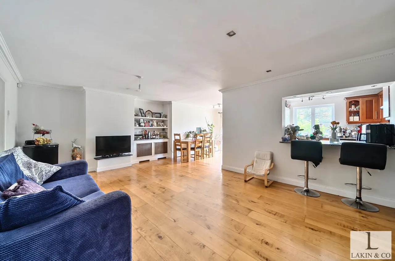The Greenway, Ickenham, UB10 8LS, photo 5