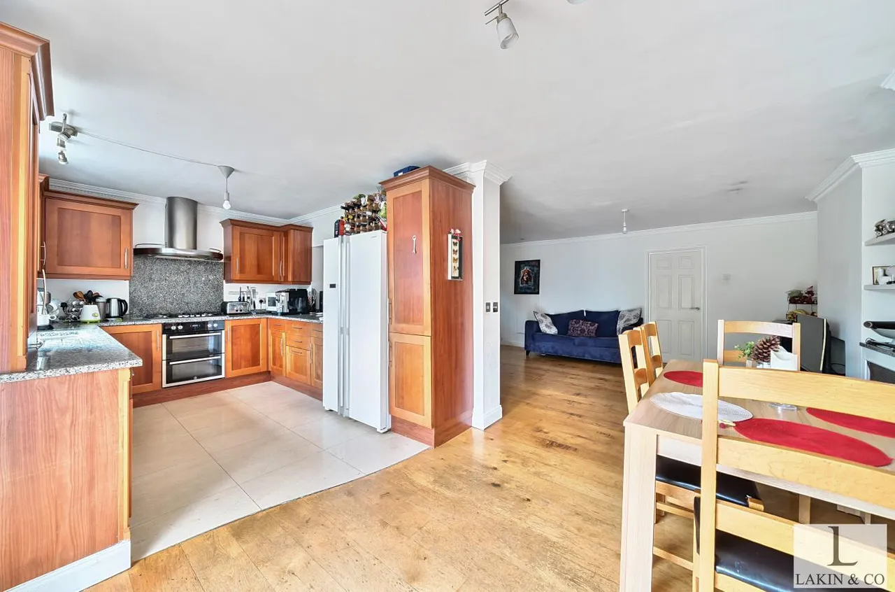 The Greenway, Ickenham, UB10 8LS, photo 6