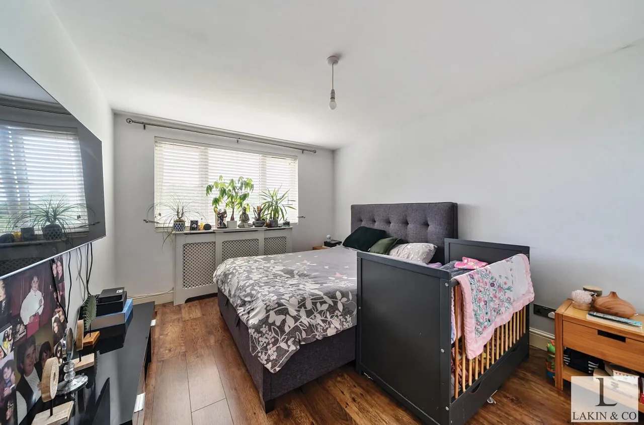 The Greenway, Ickenham, UB10 8LS, photo 9