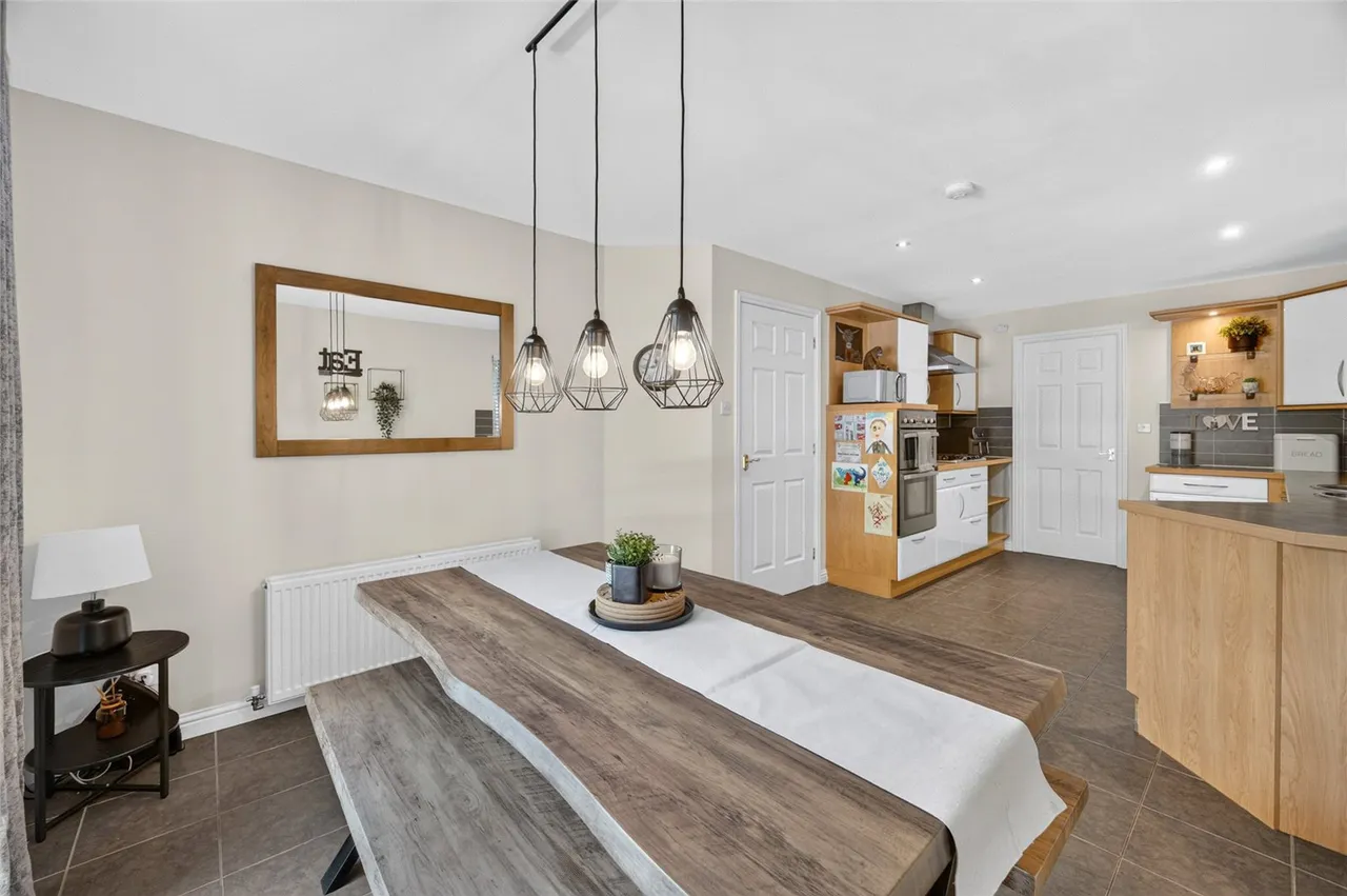 Burnland Crescent, Elrick, AB32, photo 6