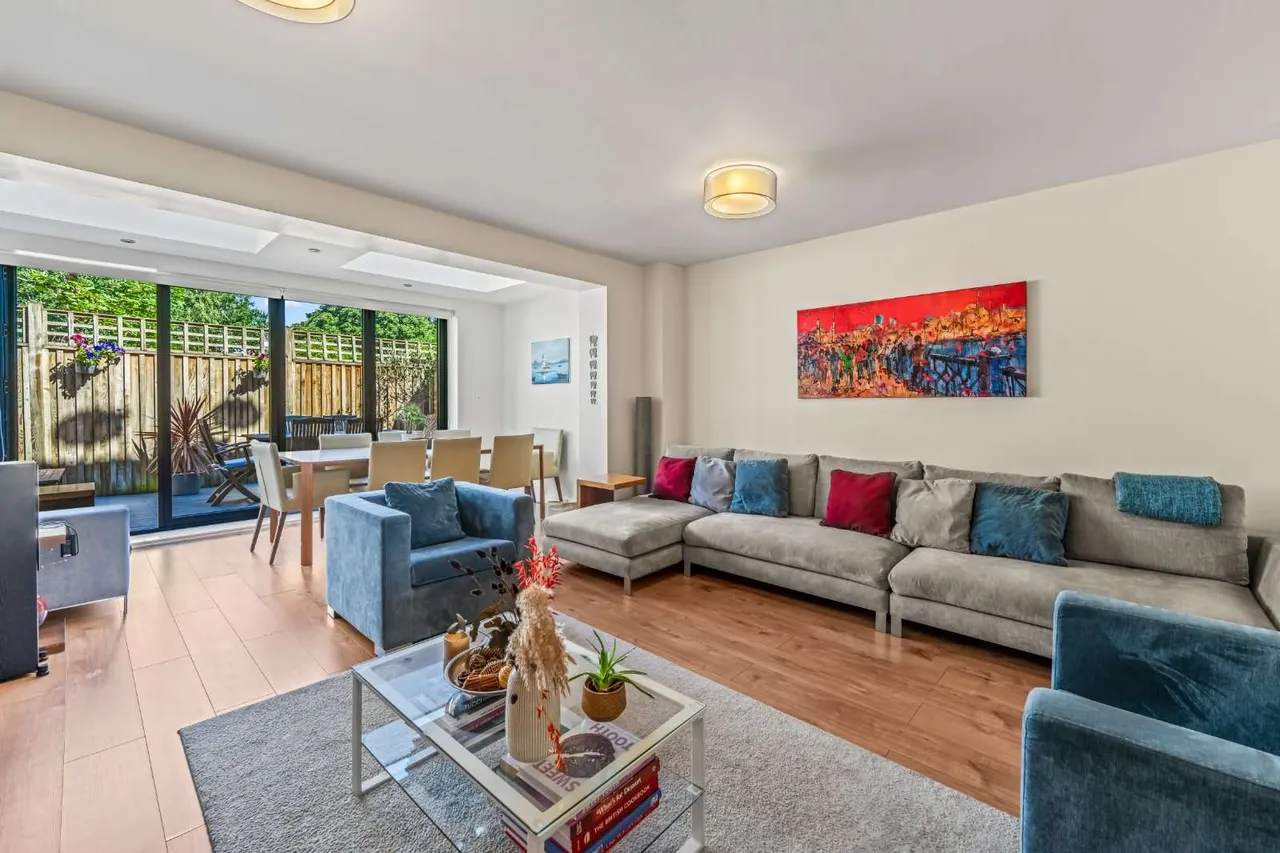 5 bed house for sale — Candler Mews, Twickenham, TW1 3JF