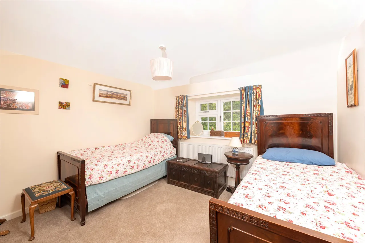 Larkwell House, Juniper Hill, NN13, photo 13