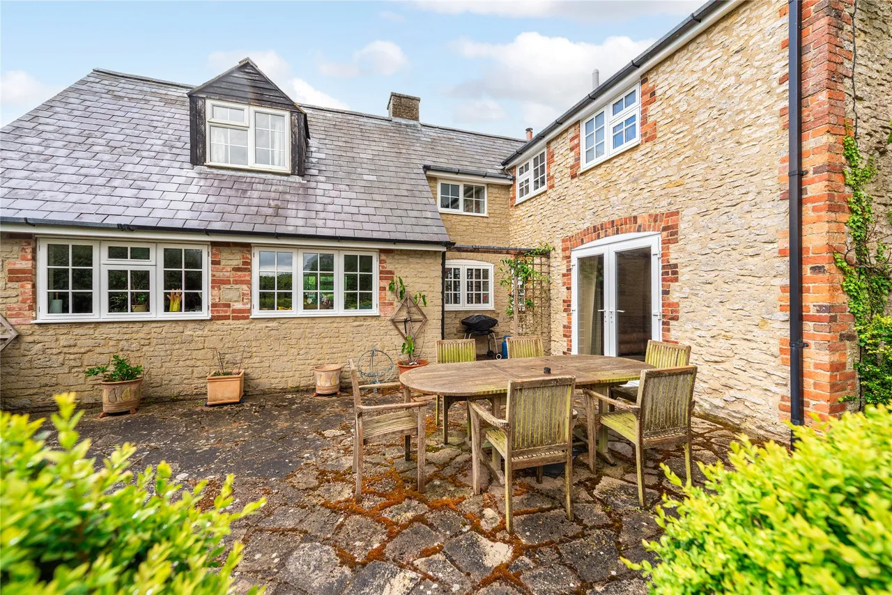 Larkwell House, Juniper Hill, NN13, photo 16