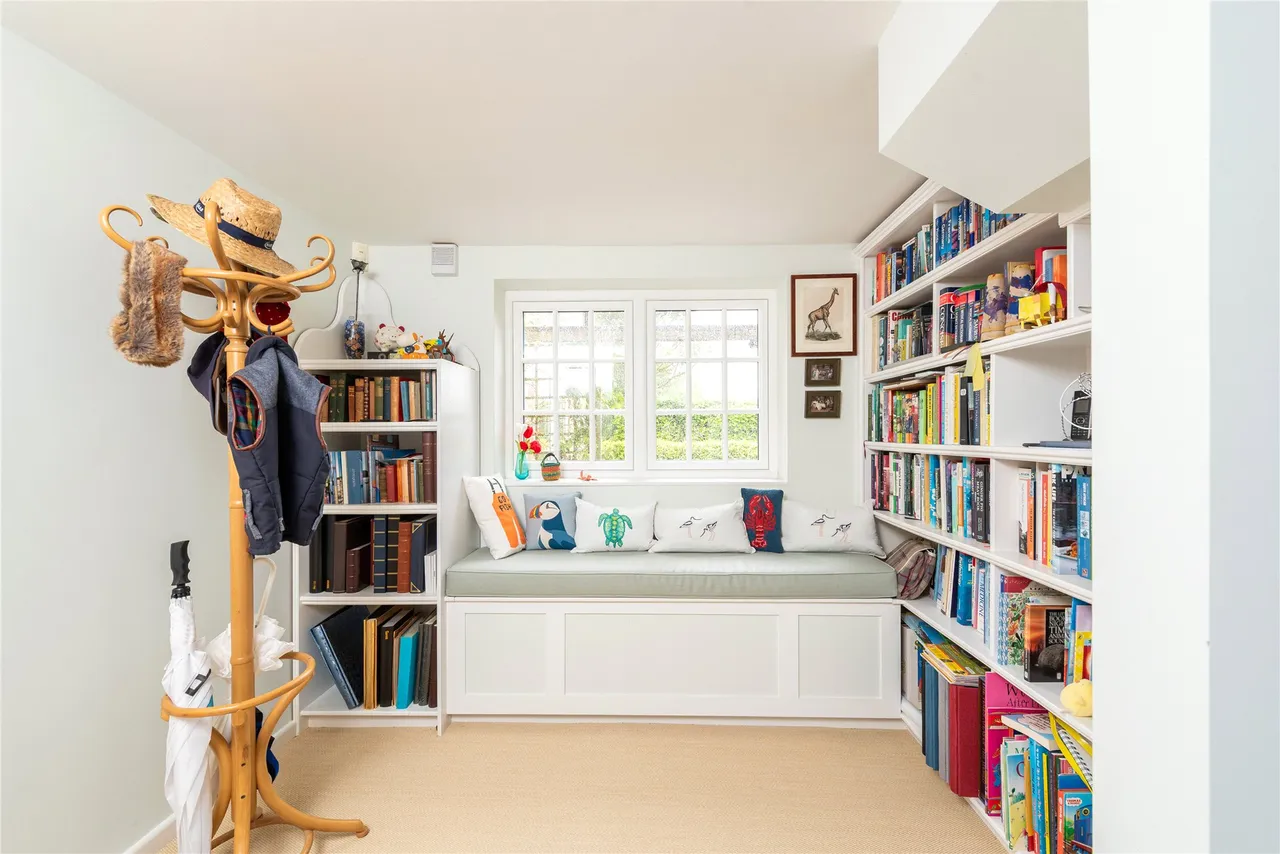 Larkwell House, Juniper Hill, NN13, photo 5