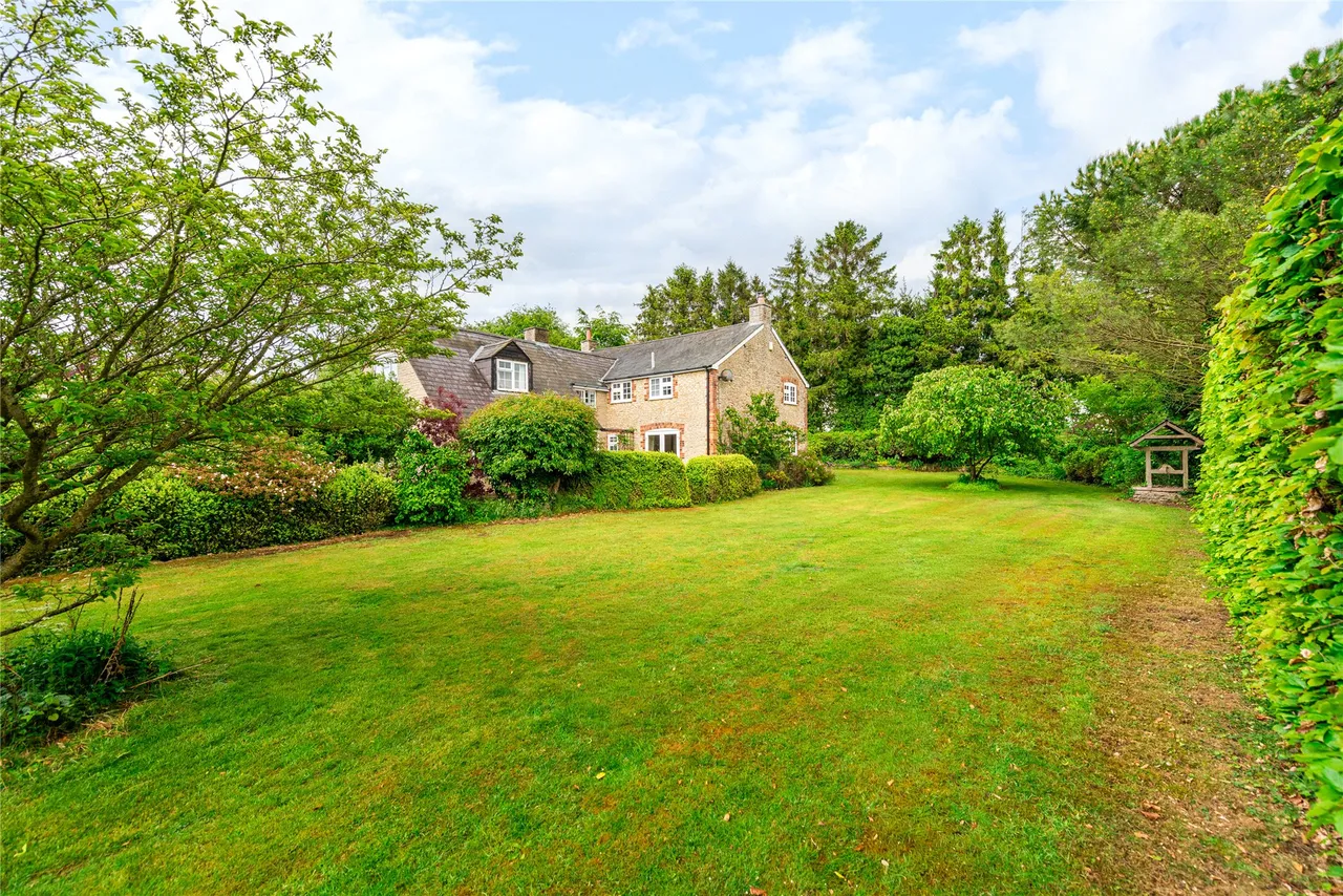 Larkwell House, Juniper Hill, NN13, photo 4