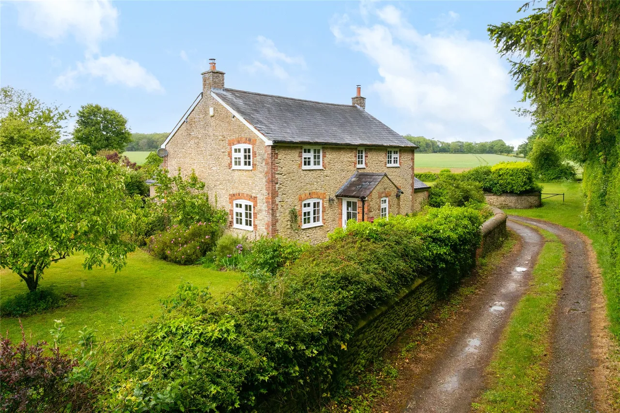 4 bed property for sale, Larkwell House, Juniper Hill, NN13