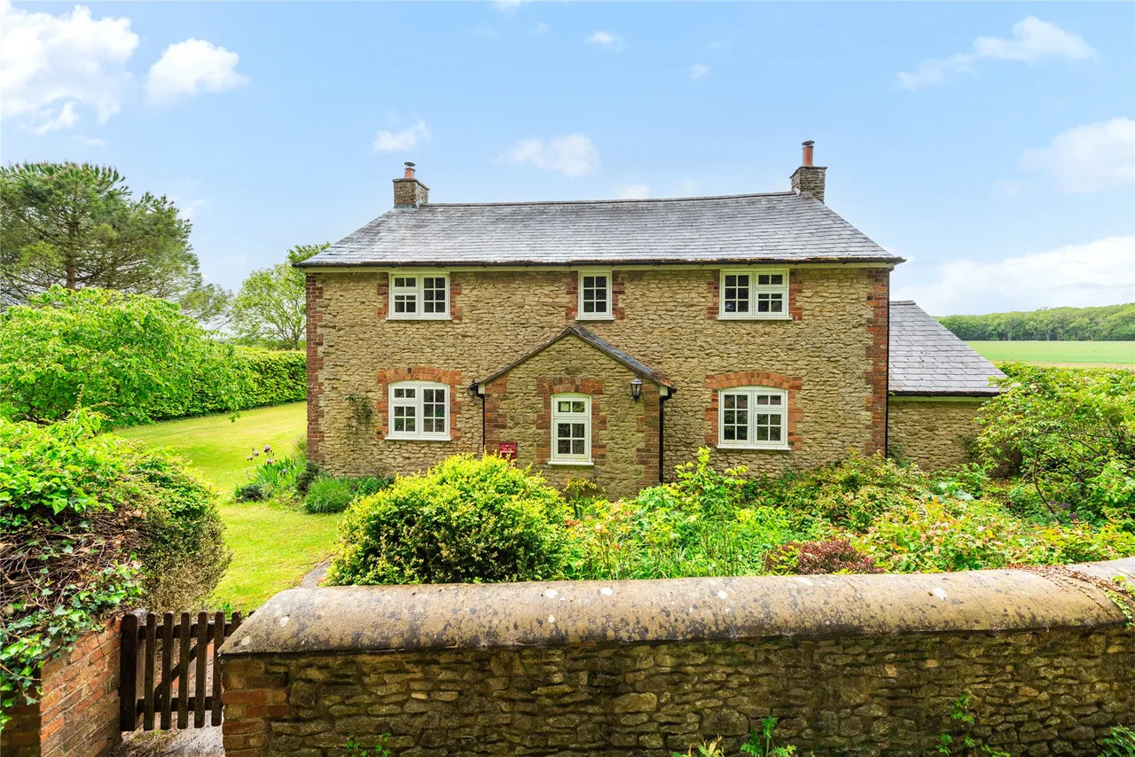 Larkwell House, Juniper Hill, NN13, photo 42