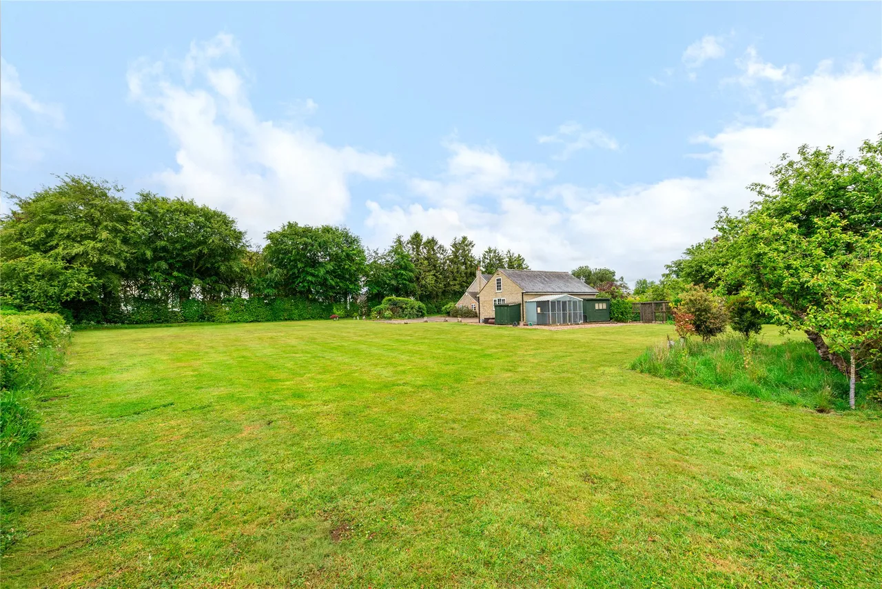 Larkwell House, Juniper Hill, NN13, photo 34