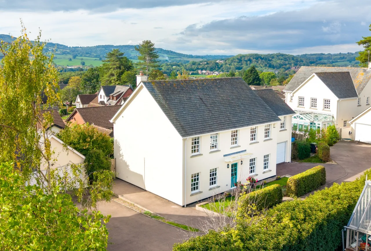 4 bed house for sale, Hill Farm Close, The Kymin, NP25
