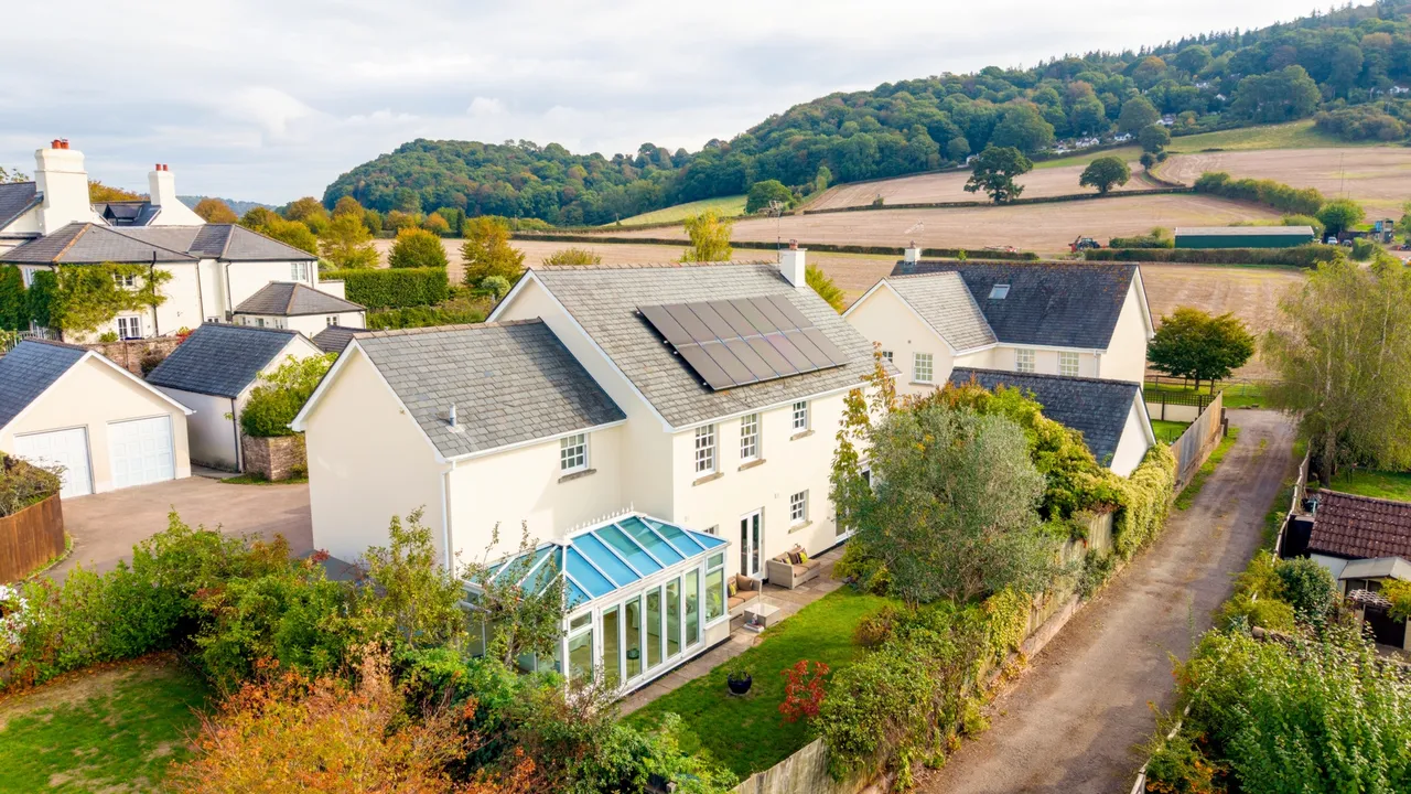 Hill Farm Close, The Kymin, NP25, photo 2
