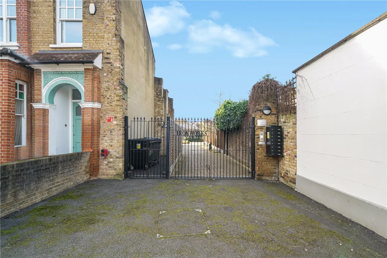 Ironworks Yard, London, N4, photo 11