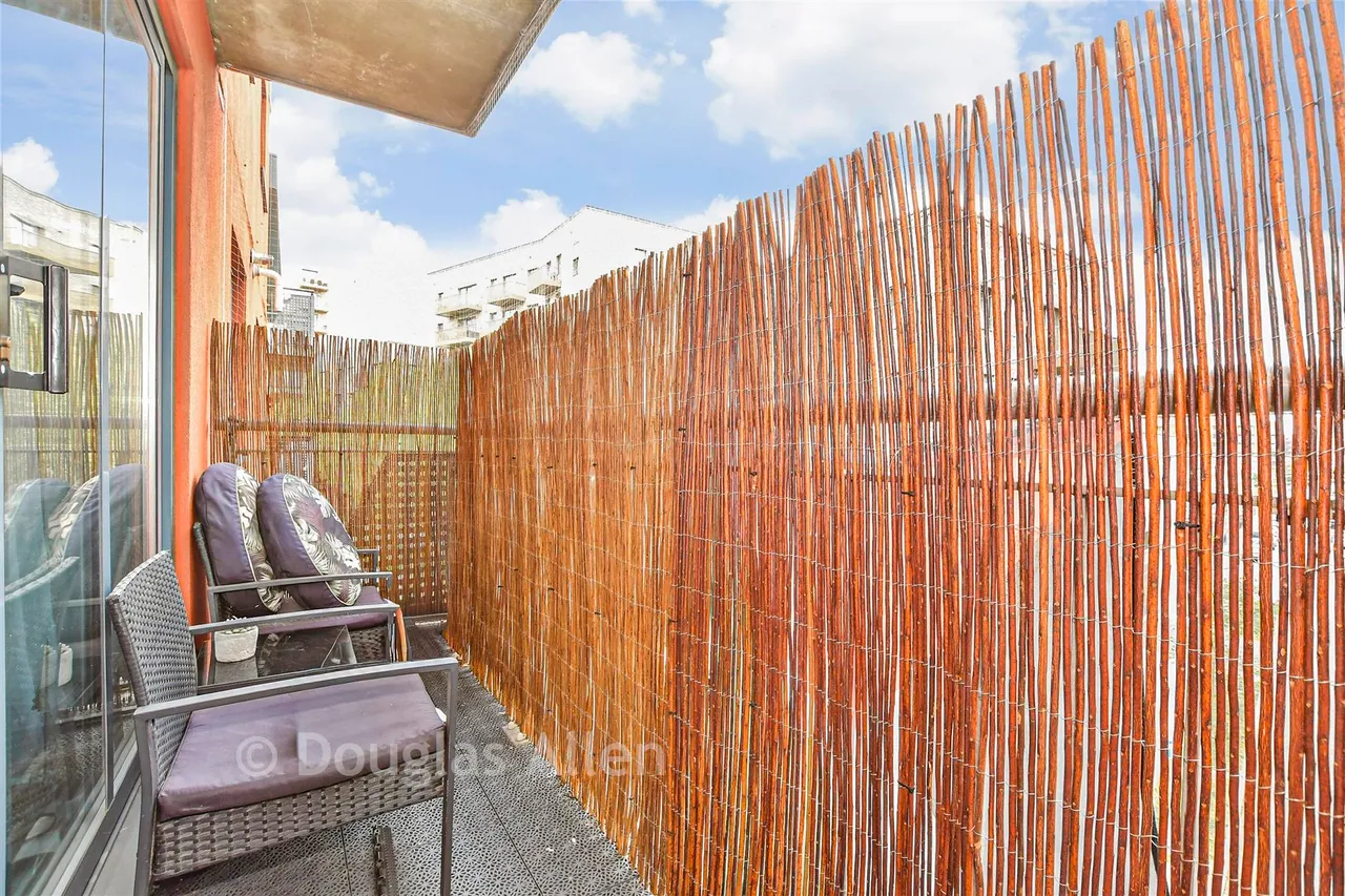 Spring Place, Barking, IG11, photo 5