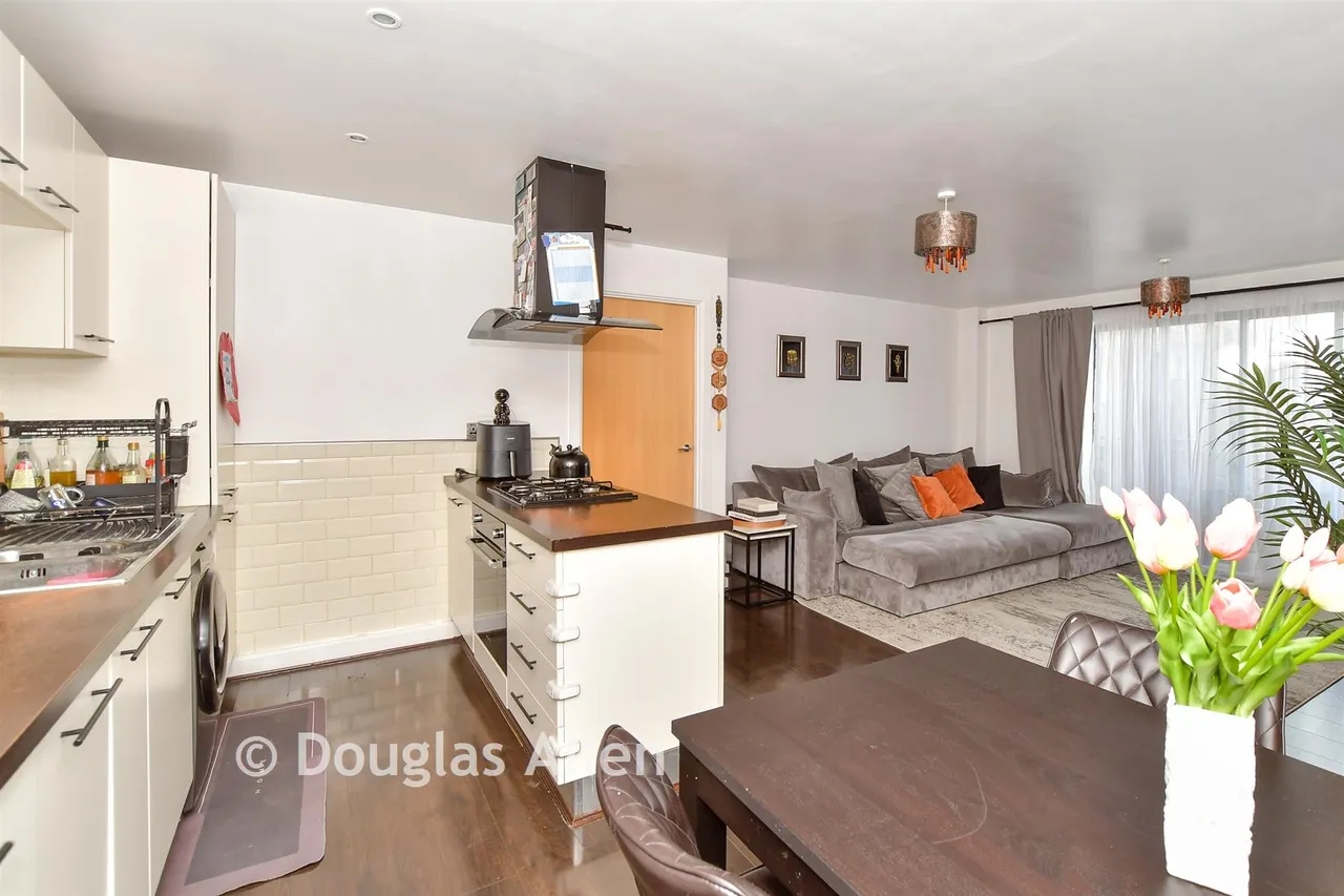 Spring Place, Barking, IG11, photo 11