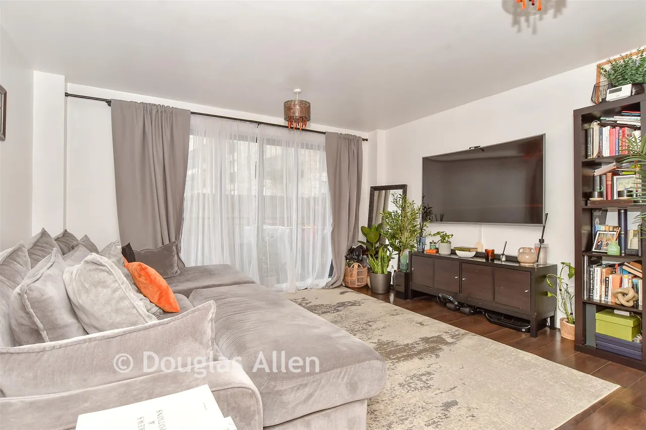 Spring Place, Barking, IG11, photo 10