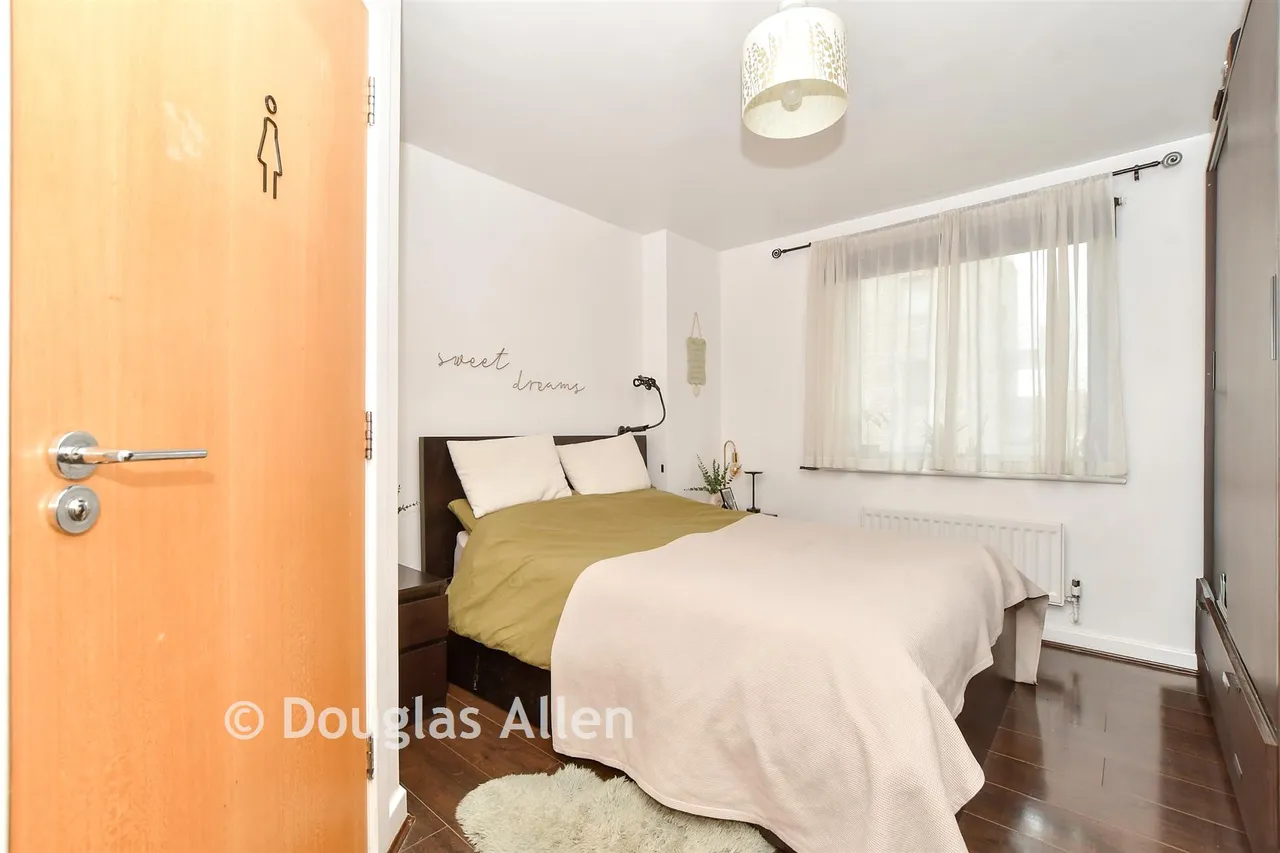 Spring Place, Barking, IG11, photo 3