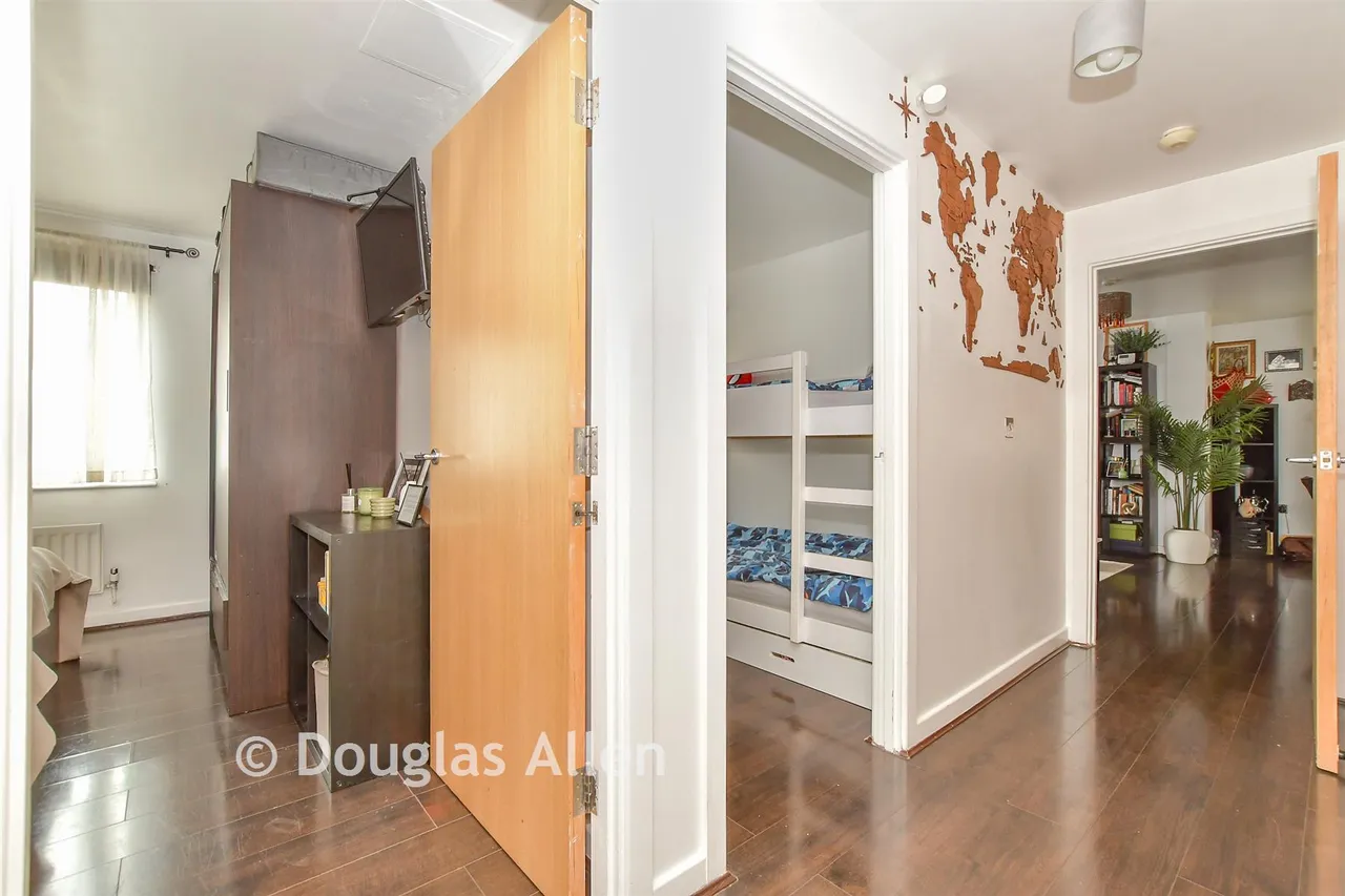 Spring Place, Barking, IG11, photo 8