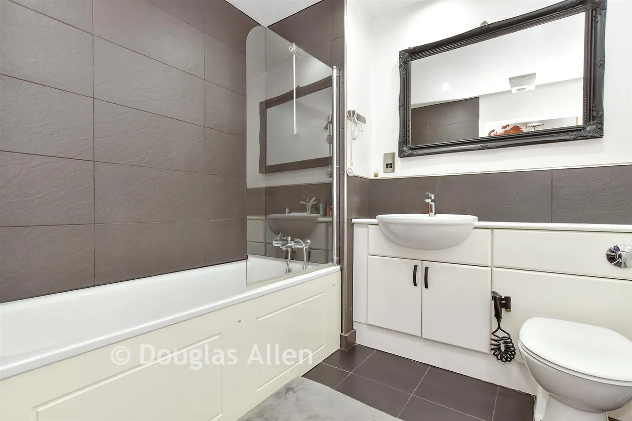 Spring Place, Barking, IG11, photo 9