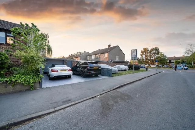 Blackbird Leys Road, Oxford, OX4, photo 40