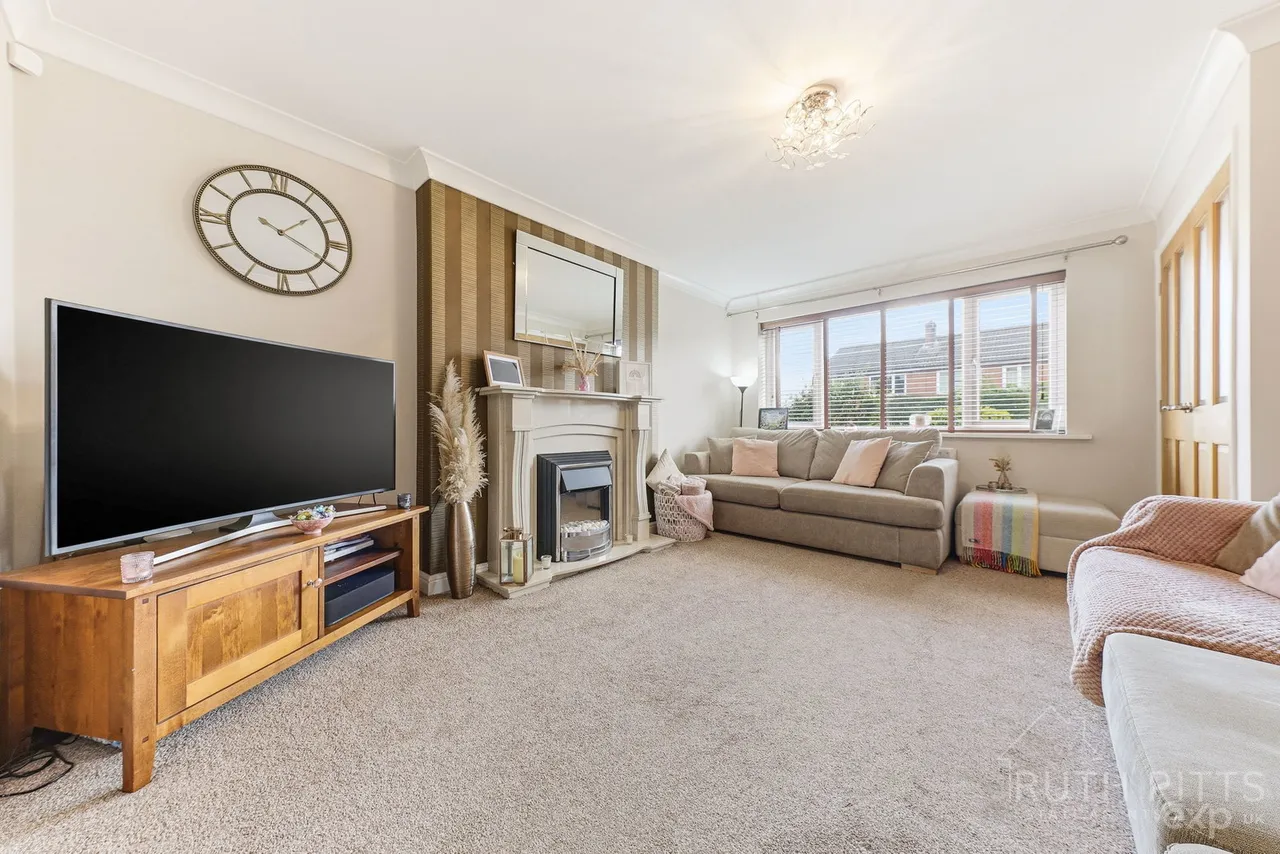 Beech Crescent, Castleford, WF10, photo 4