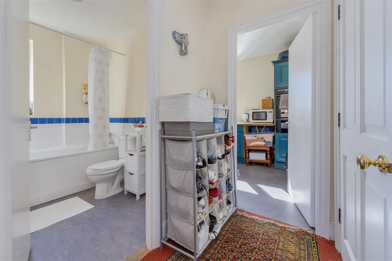 Savernake Road, Hampstead, NW3, photo 24