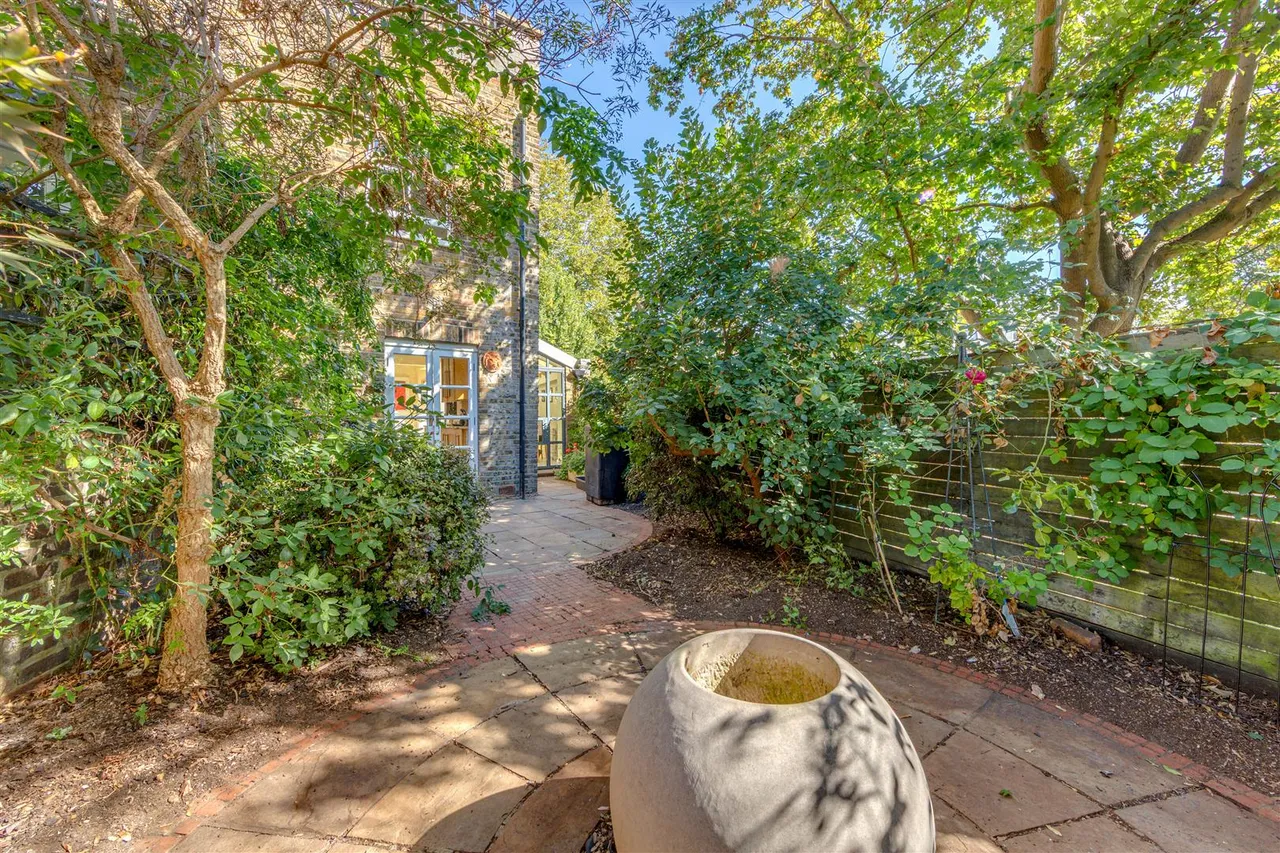 Savernake Road, Hampstead, NW3, photo 10