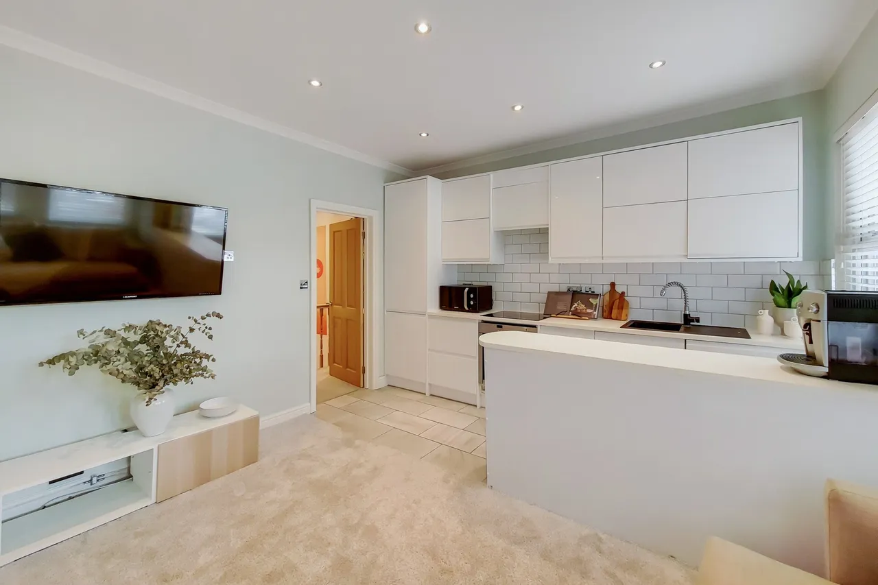 Greenford Avenue, London, W7 1HA, photo 8