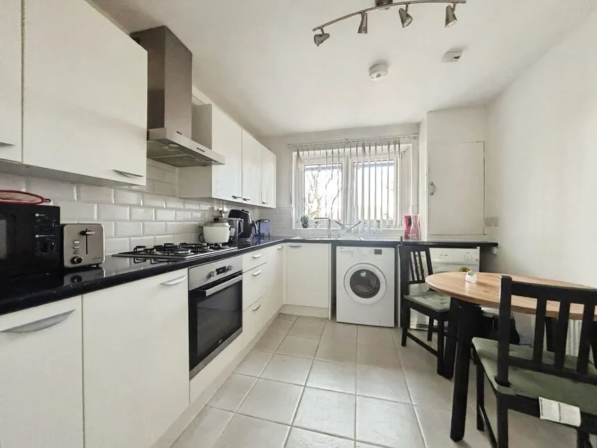 Ivy Road, London, E16, photo 11