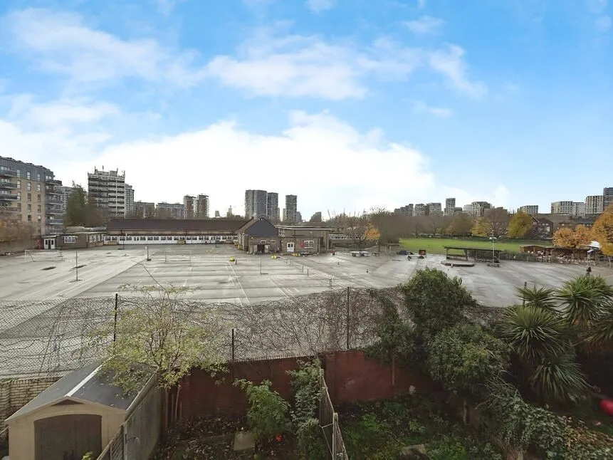 Ivy Road, London, E16, photo 6