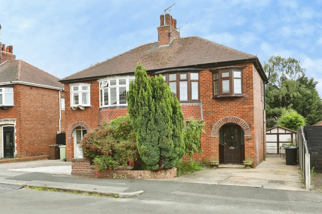 3 bed house for sale — Ashley Road, Worksop