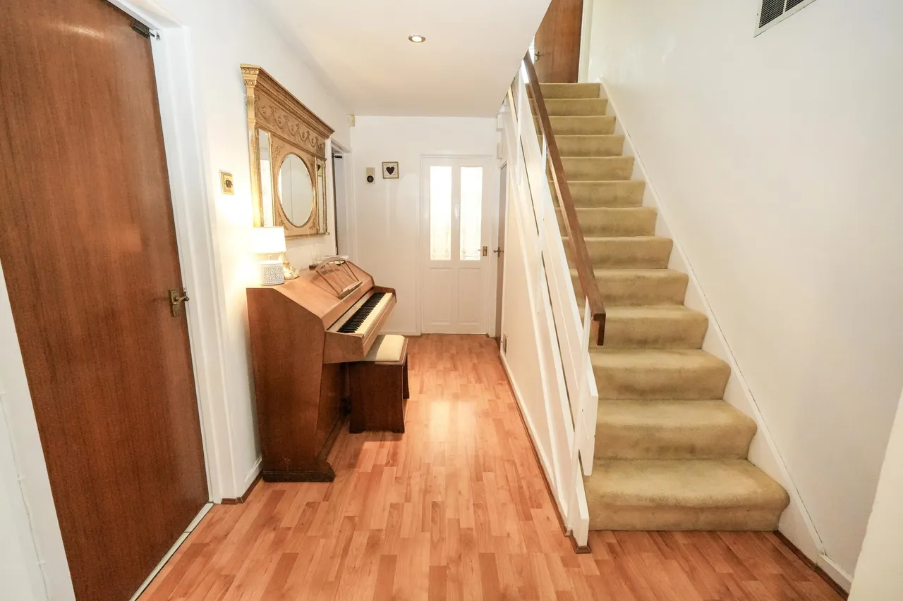 Niall Close, Edgbaston, B15, photo 5