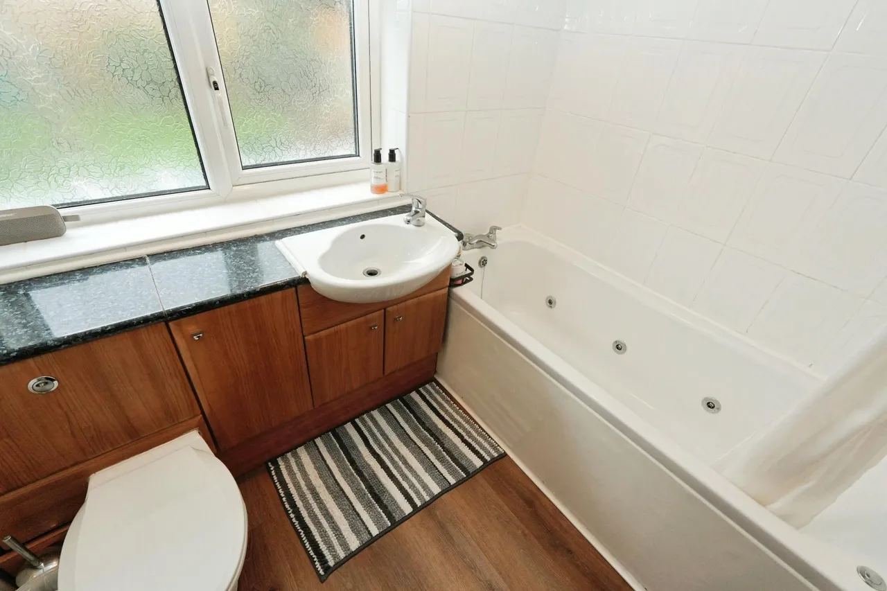 Niall Close, Edgbaston, B15, photo 23
