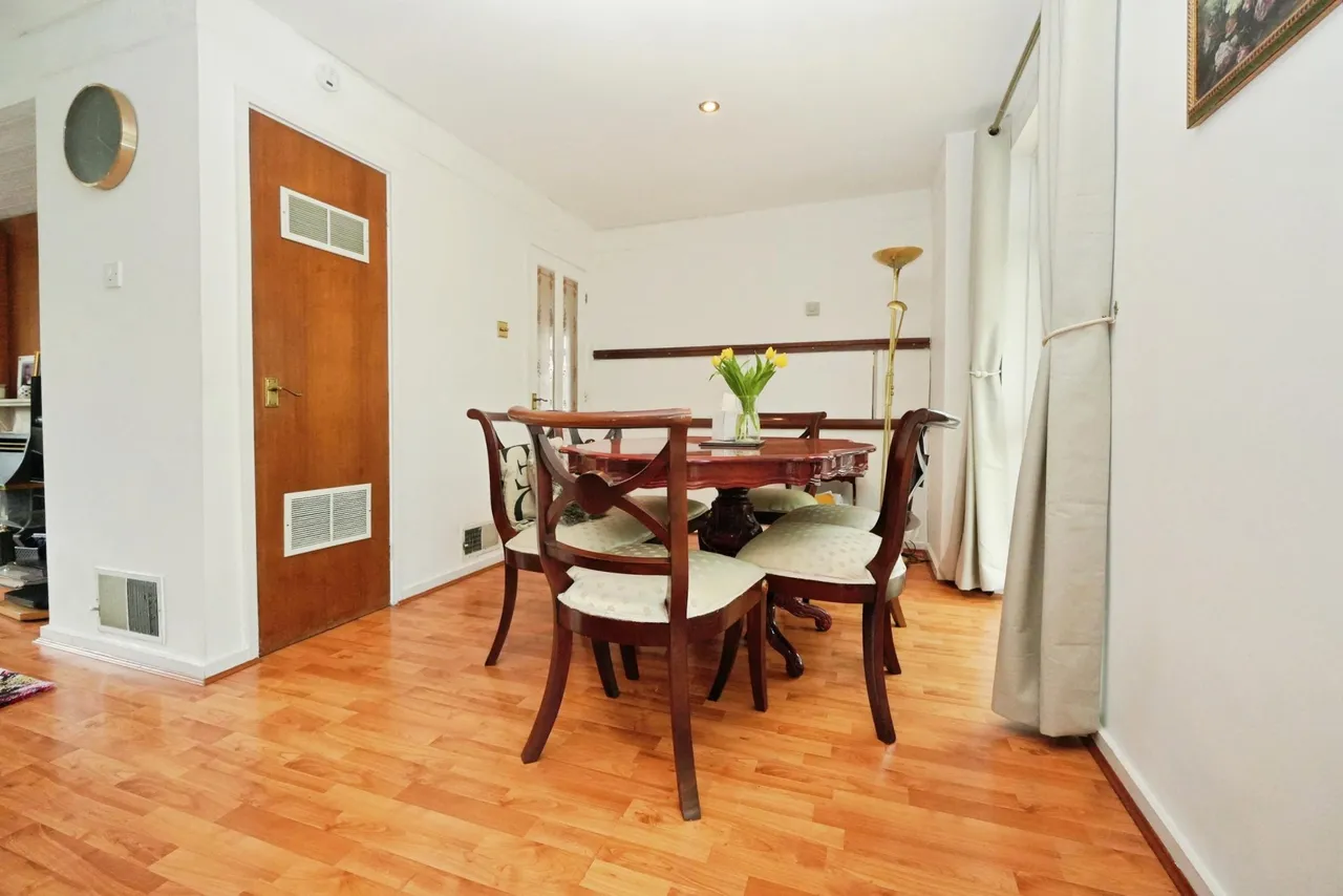 Niall Close, Edgbaston, B15, photo 11